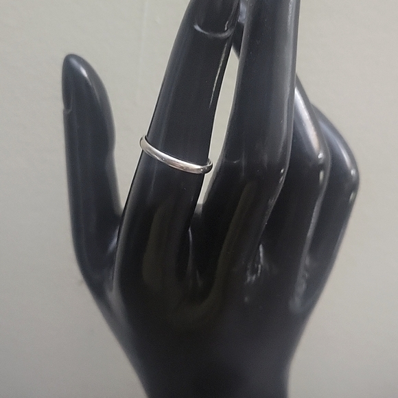 Jewelry - 10k white gold band